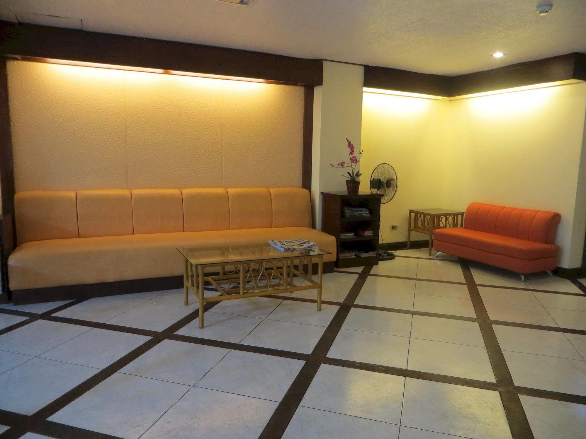 Paragon Suites Cebu Exterior foto