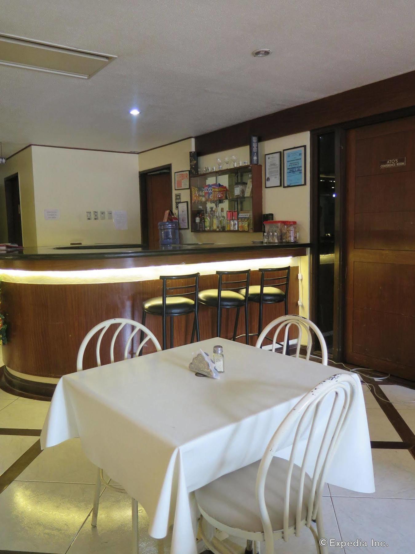 Paragon Suites Cebu Exterior foto