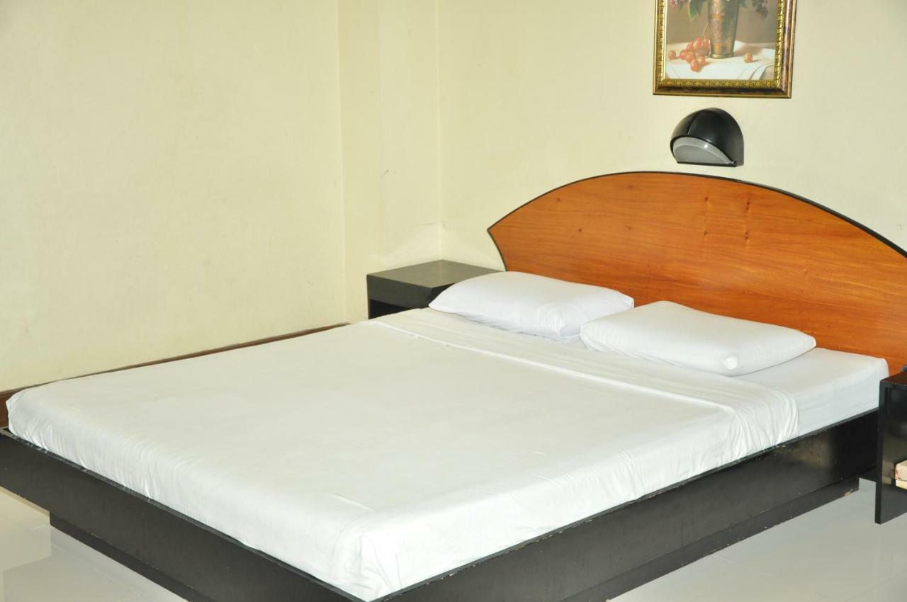 Paragon Suites Cebu Exterior foto